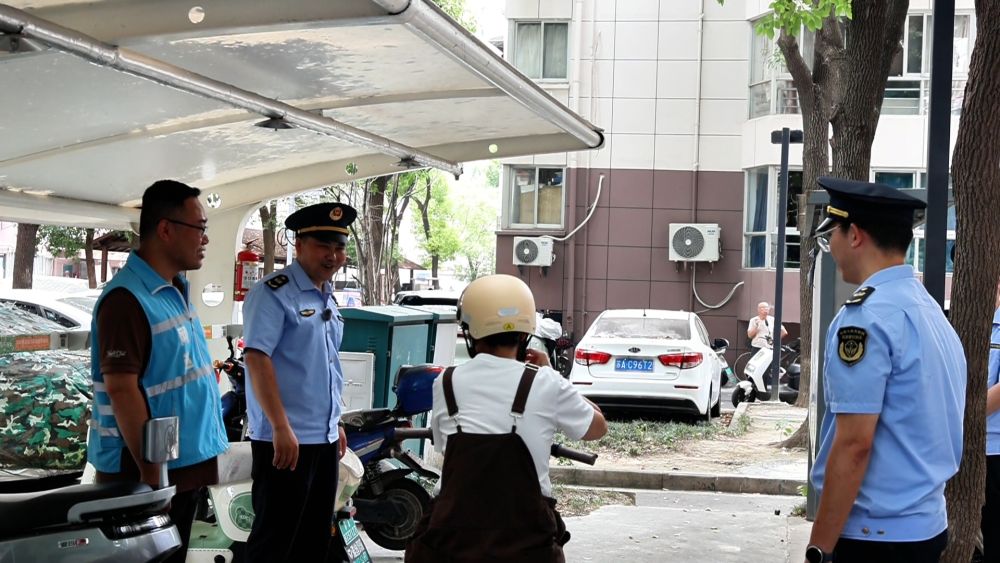 
上海瑞金医院黄牛代挂号电话票贩子号贩子网上预约挂号,住院检查加快,新华视点｜蓝焰淬初心 应急担使命