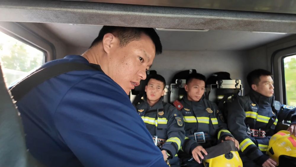 
上海瑞金医院黄牛代挂号电话票贩子号贩子网上预约挂号,住院检查加快,新华视点｜蓝焰淬初心 应急担使命