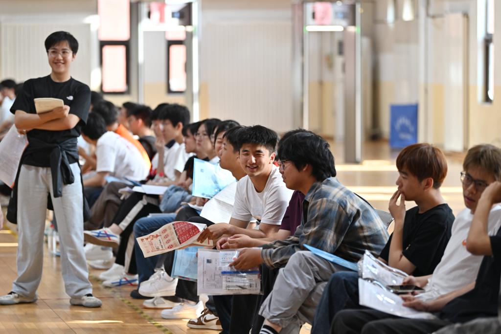 
北京安定医院黄牛代挂号电话票贩子号贩子网上预约挂号,住院检查加快,2026高考加油！笔锋所至，梦想开花