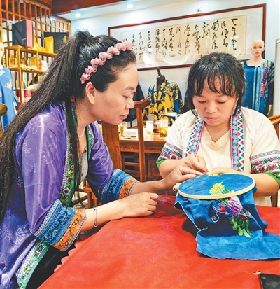 
南京眼科医院黄牛代挂号电话票贩子号贩子网上预约挂号,住院检查加快,飞针引线 绣出新光景（大力促进就业创业）