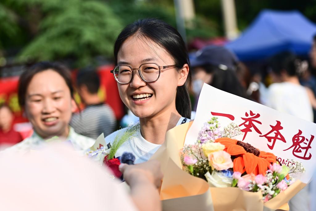 
北京安定医院黄牛代挂号电话票贩子号贩子网上预约挂号,住院检查加快,2026高考加油！笔锋所至，梦想开花