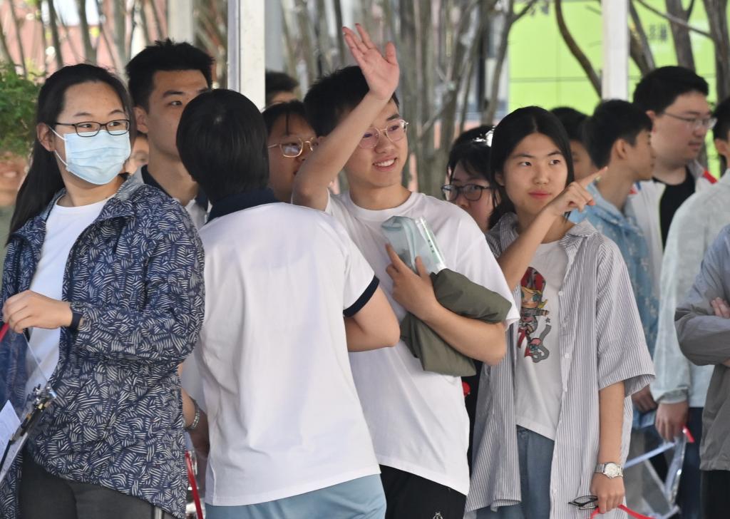 
北京安定医院黄牛代挂号电话票贩子号贩子网上预约挂号,住院检查加快,2026高考加油！笔锋所至，梦想开花