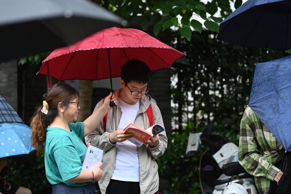 
北京安定医院黄牛代挂号电话票贩子号贩子网上预约挂号,住院检查加快,2026高考加油！笔锋所至，梦想开花