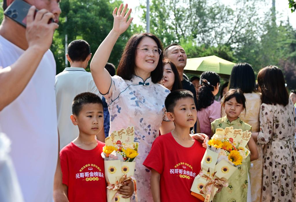 
北京安定医院黄牛代挂号电话票贩子号贩子网上预约挂号,住院检查加快,2026高考加油！笔锋所至，梦想开花