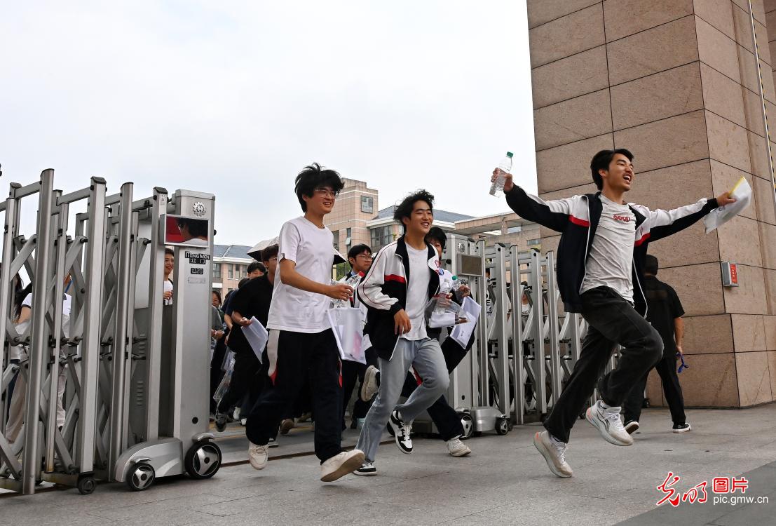 
上海儿童医学中心黄牛代挂号电话票贩子号贩子网上预约挂号,住院检查加快,【聚焦高考 逐梦今夏】以自信之姿 赴青春考场