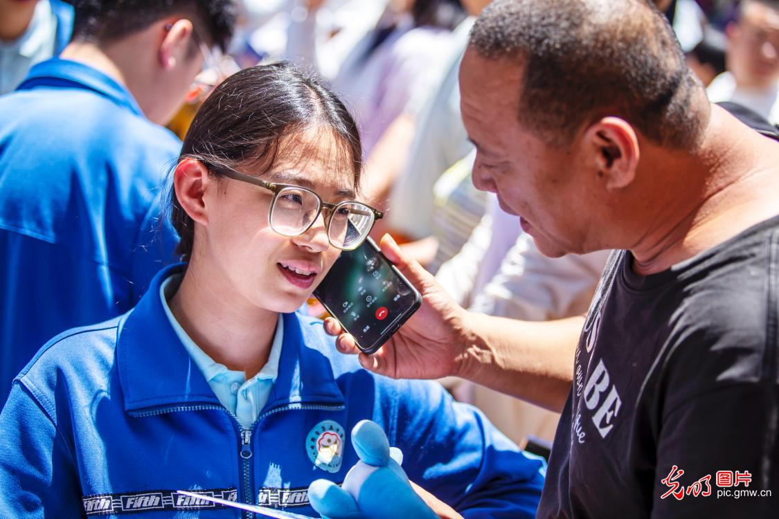 
上海儿童医学中心黄牛代挂号电话票贩子号贩子网上预约挂号,住院检查加快,【聚焦高考 逐梦今夏】以自信之姿 赴青春考场