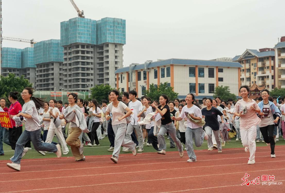 
上海儿童医学中心黄牛代挂号电话票贩子号贩子网上预约挂号,住院检查加快,【聚焦高考 逐梦今夏】以自信之姿 赴青春考场