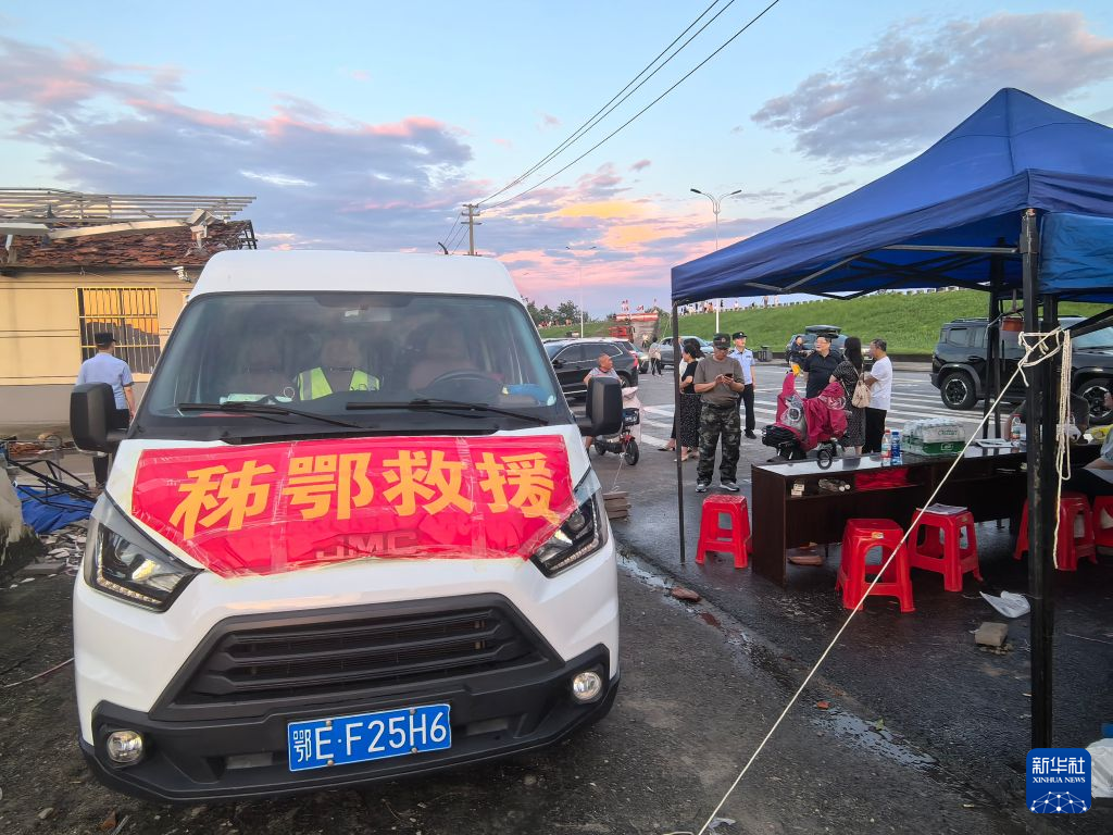 北京大学第三医院林浩成医生黄牛预约代挂号电话闻“风”而动——党员干部奋战湖北黄冈龙卷风灾害救援一线