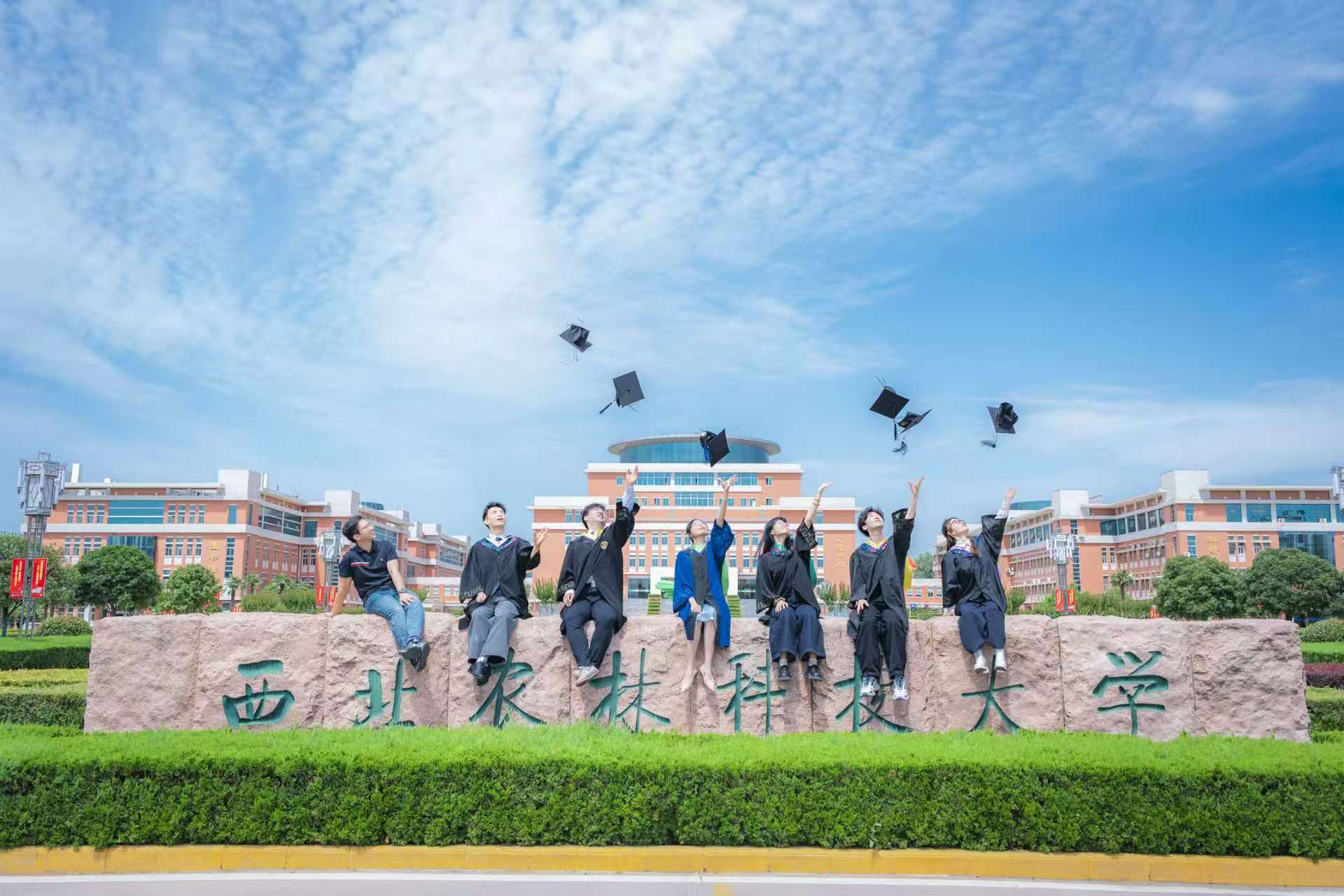 
中南大学湘雅二医院周新民医生黄牛预约代挂号电话毕业踏歌行丨是你，把论文写进泥土里