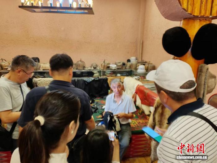 
复旦大学附属妇产医院潘明明医生黄牛预约代挂号电话新疆存在“文化灭绝”？中亚媒体发现真相是这样的……丨真相