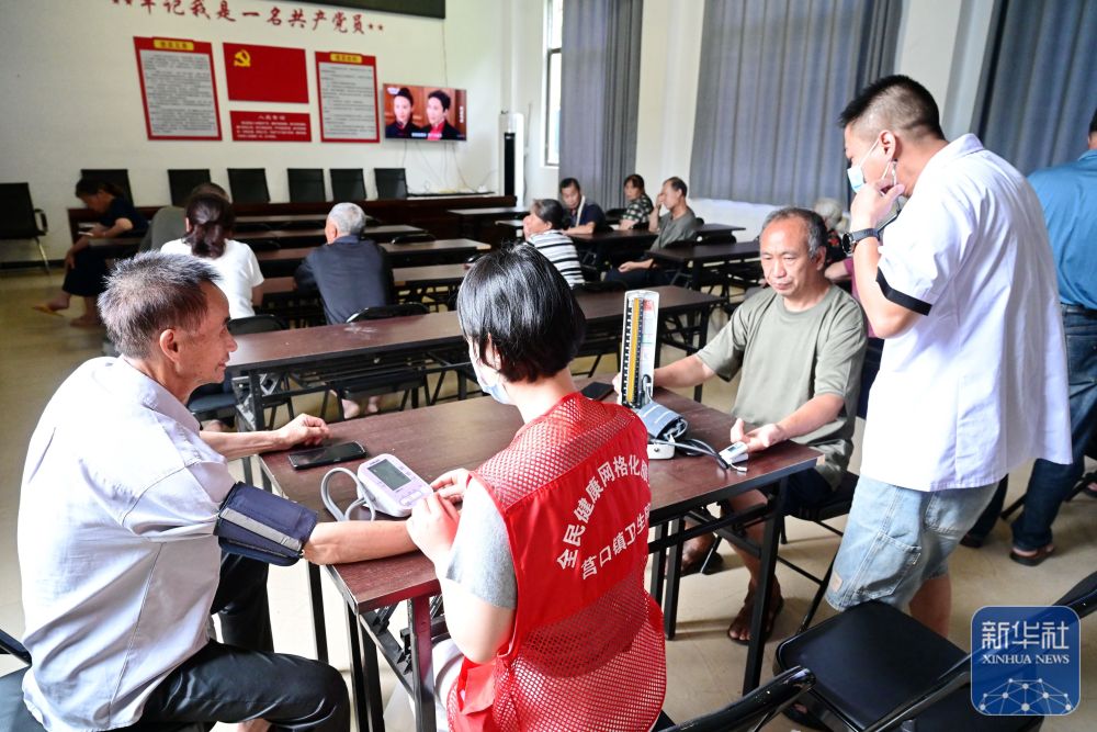 
上海新华医院黄牛挂号电话票贩子号贩子网上预约挂号,住院检查加快台风“巴威”带来风雨影响 多地全力部署筑牢防线