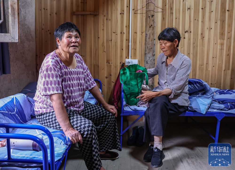 
上海新华医院黄牛挂号电话票贩子号贩子网上预约挂号,住院检查加快台风“巴威”带来风雨影响 多地全力部署筑牢防线