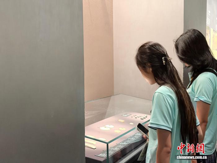 
北京大学第一医院张月华医生黄牛预约代挂号电话美国华裔青少年巴蜀行：一日之间，穿越三千年与亿万载