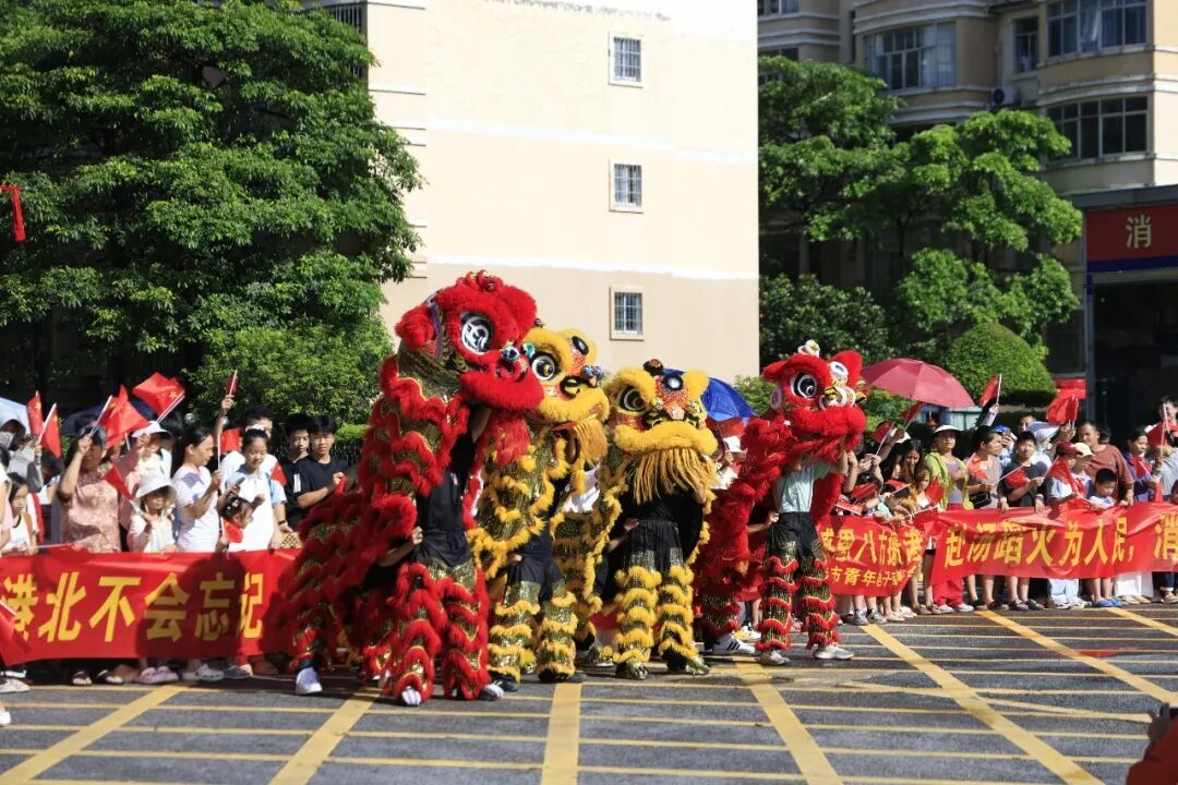 
北京中医医院杨国旺医生黄牛预约代挂号电话暖心刷屏！广西贵港群众夹道欢送消防救援队伍
