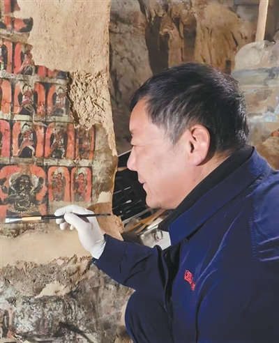 
天津市肿瘤医院李平医生黄牛预约代挂号电话练精准功夫 传修复技艺（工匠绝活·全国文物大工匠）