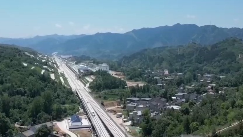 
北京安贞医院温绍君医生黄牛预约代挂号电话今年上半年全国铁路完成固定资产投资3632亿元