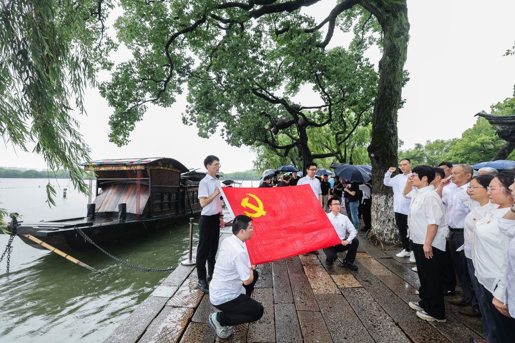 
东直门医院黄牛挂号电话票贩子号贩子网上预约挂号,住院检查加快新闻多一点丨闪光的“七一勋章”