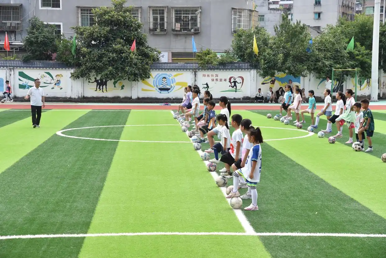 江苏省南京鼓楼医院戴令娟医生黄牛预约代挂号电话时政微观察丨培养全面发展的时代新人