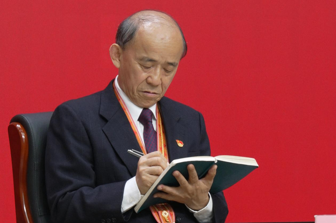 
上海市第六人民医院贾伟涛医生黄牛预约代挂号电话33年，283本笔记！“七一勋章”获得者马善祥：永远做百姓心中靠谱贴心的“老马”