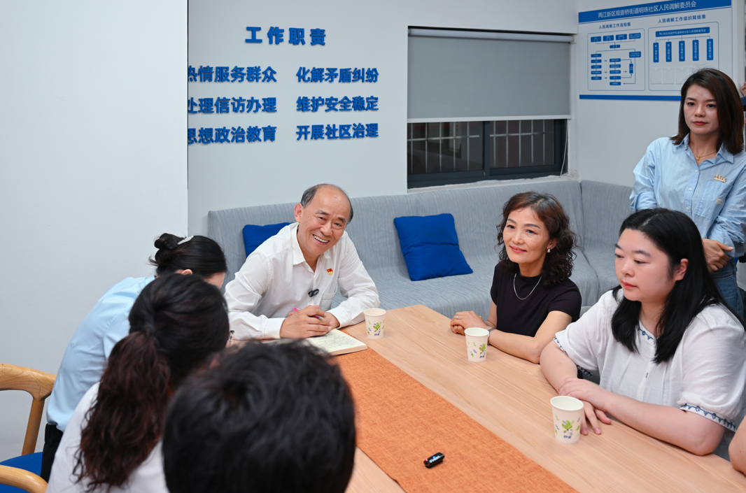 
上海市第六人民医院贾伟涛医生黄牛预约代挂号电话33年，283本笔记！“七一勋章”获得者马善祥：永远做百姓心中靠谱贴心的“老马”