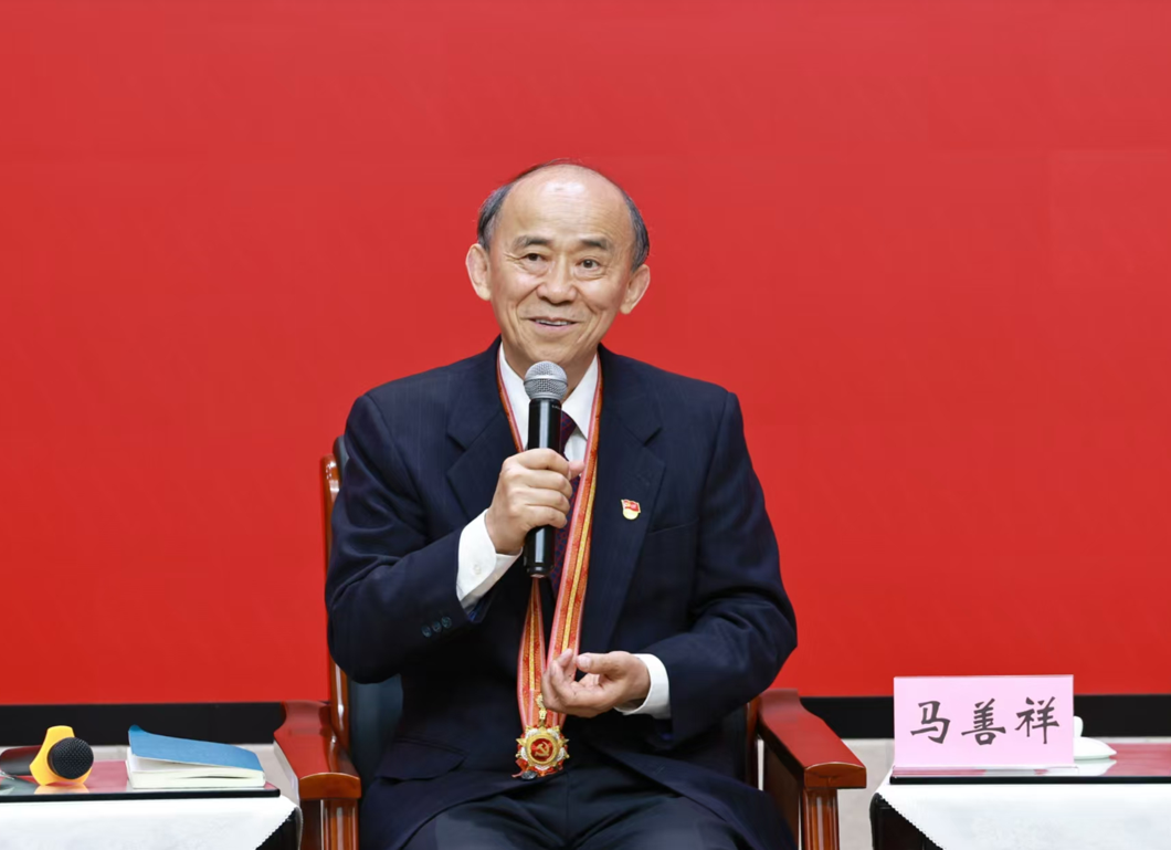 
上海市第六人民医院贾伟涛医生黄牛预约代挂号电话33年，283本笔记！“七一勋章”获得者马善祥：永远做百姓心中靠谱贴心的“老马”