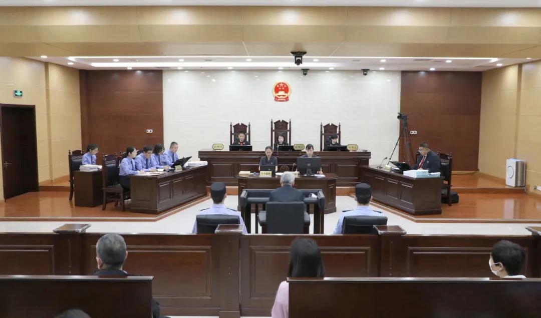 国家开发银行山西省分行原行长王雪峰案开庭被控受贿2343万余元