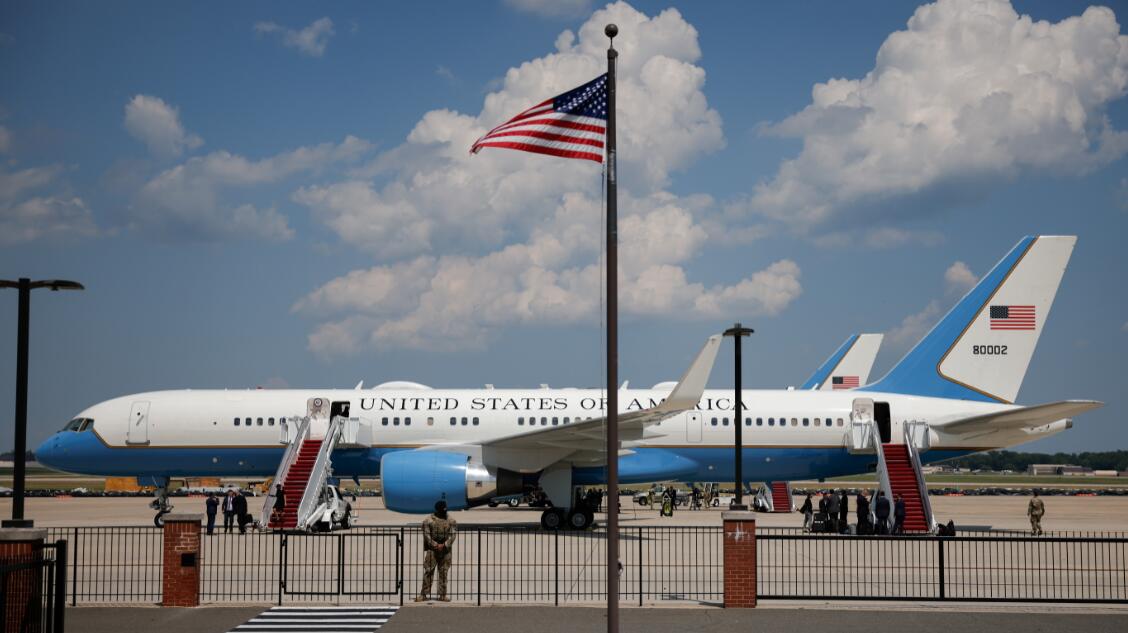 美副总统乘坐出访又因技术故障返航的空军二号什么来头美军事网站揭秘