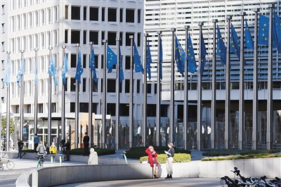 图为比利时布鲁塞尔的欧盟委员会总部大厦。新华社记者 郑焕松摄