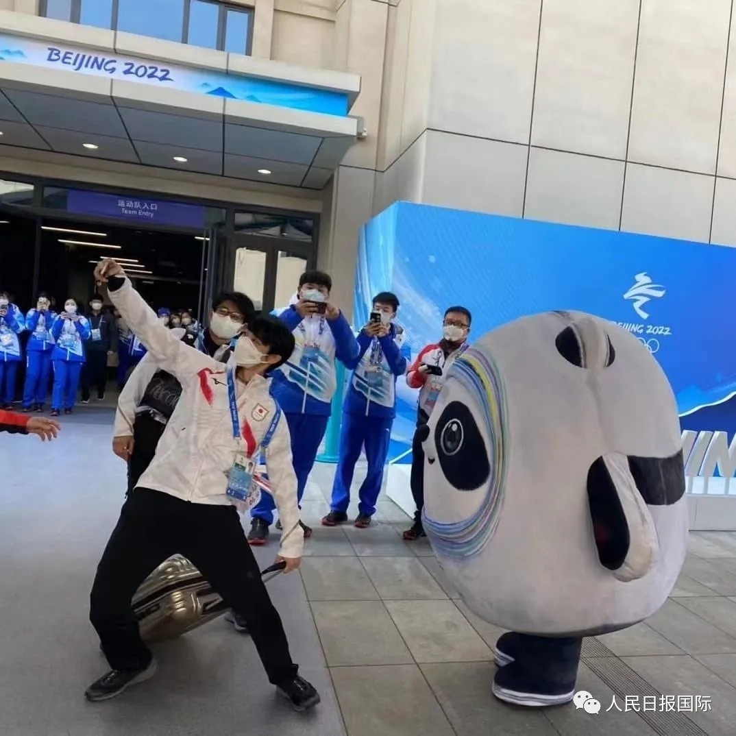 外媒看中国冰墩墩走红引发国际舆论关注