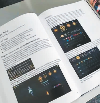 海外用户为国产游戏《古剑奇谭》制作的纸质版攻略。资料图片
