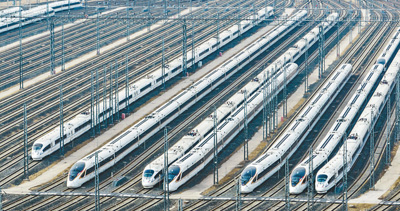 一月七日，天津市，一列列动车组列车整齐排列，蓄势待发，服务春运。影像中国