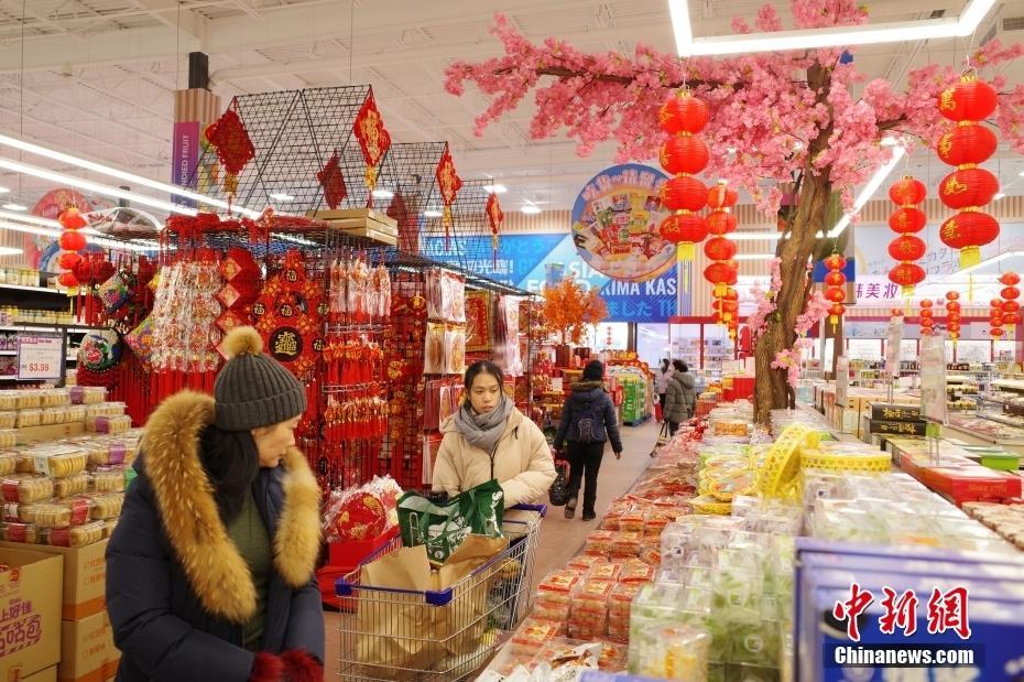 多伦多华人超市新春气氛渐浓