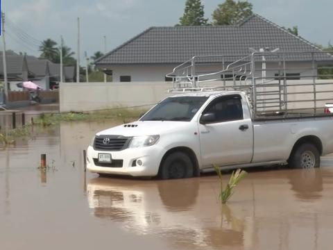 泰国多地遭遇洪涝灾害 被困清迈的超百名中国游客已安全转移
