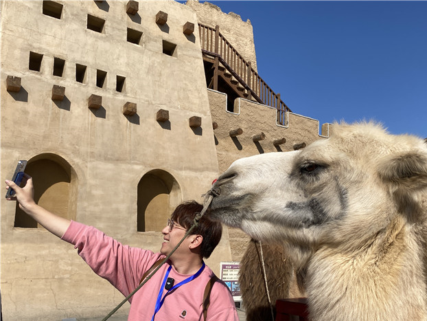 万人说新疆｜新疆何以“圈粉”“洋老外”？