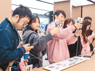 让手机“出片”又“出彩”