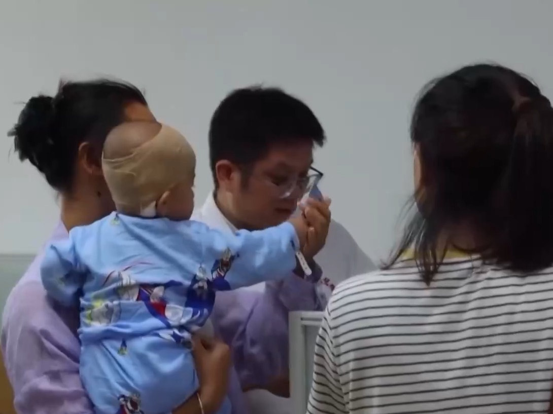 我国10余省份将人工耳蜗纳入医保 最高报销可达45万