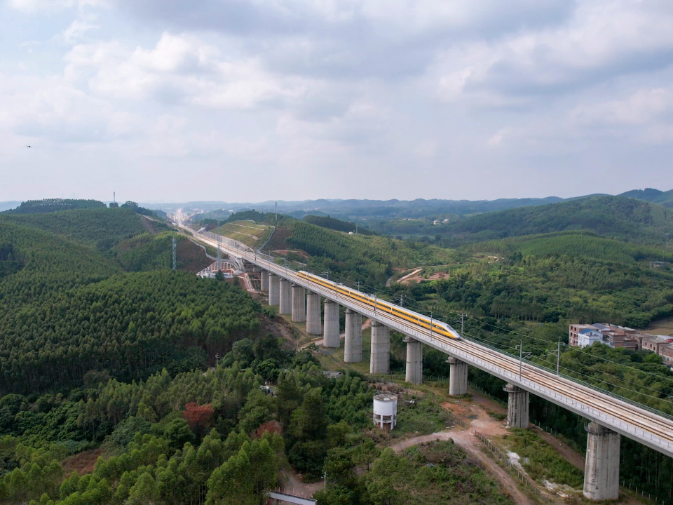 联调联试！检测列车最高时速达385公里！