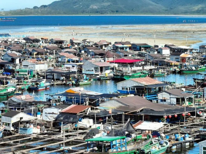 外国网红看海南｜以舟为家生活在海上 意大利籍摄影师追寻陵水疍家足迹