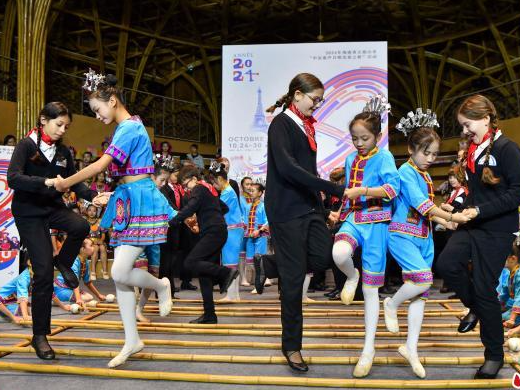 法国童声合唱团海南听黎歌赏黎锦跳黎舞