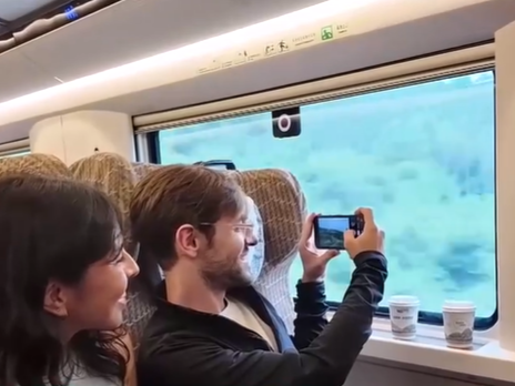 外国博主争相拍摄所见所闻 感受开放的中国