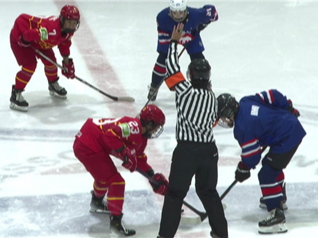 中泰冰球友谊赛在曼谷举行 泰国王后素提达率国家队参赛