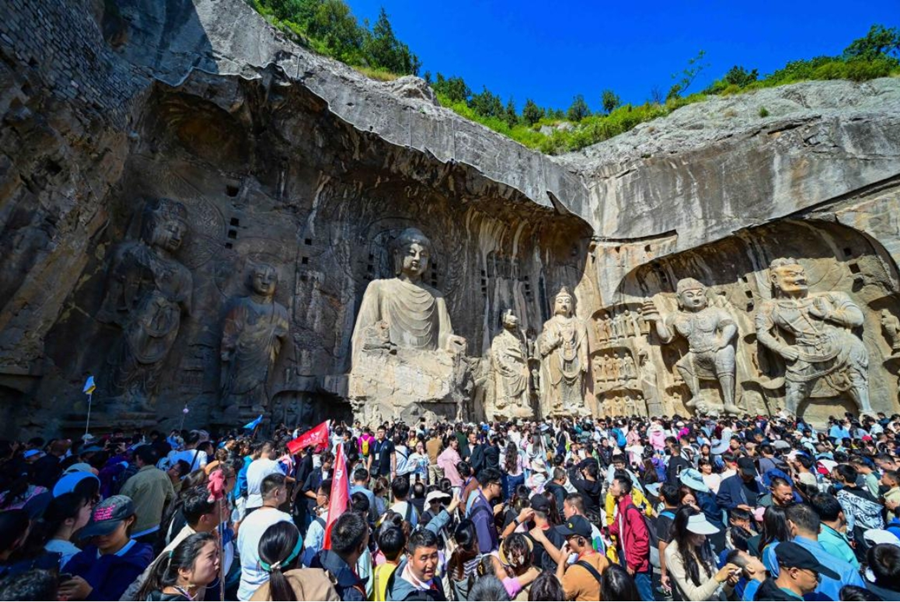 海外网评：“黄金周”数据亮眼，中国文旅活力十足