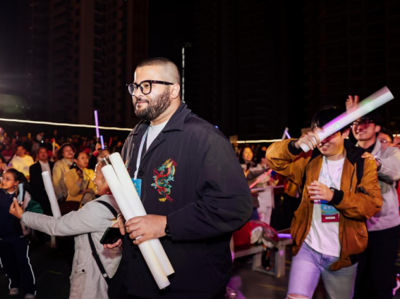 中国乡村已经Next Level了！国际青年桐梓“村晚”感受“最纯粹的快乐”