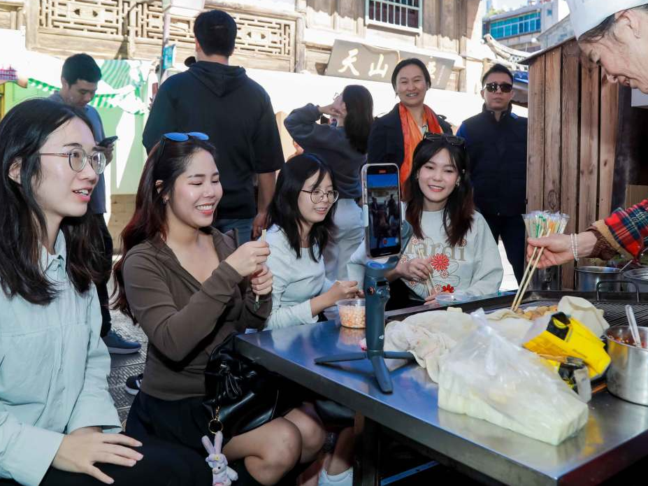 中国－东盟“Z世代”青年共赴云南，感受非遗魅力共促文化交流