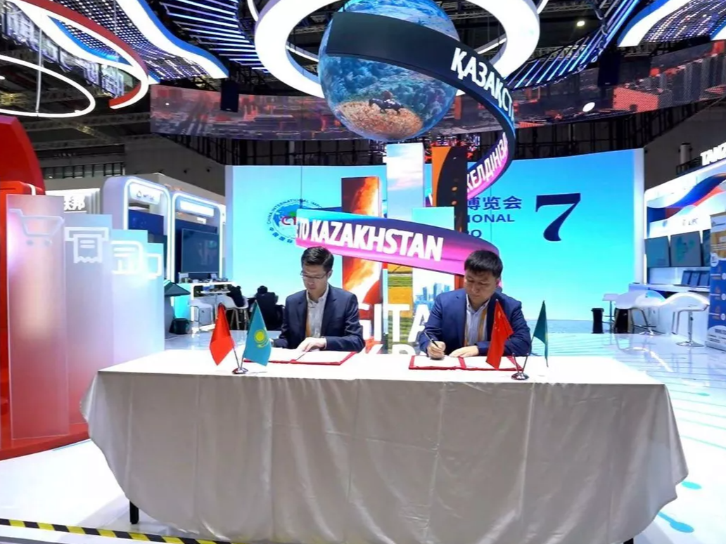 外媒：哈萨克斯坦在进博会签订1.2亿美元合同