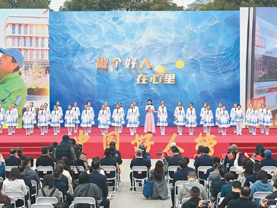 “他们的故事让人感到温暖”