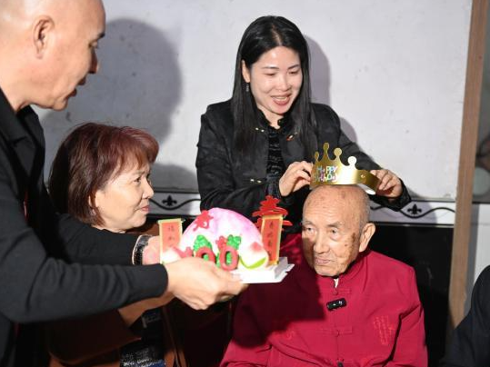 台湾老兵大陆庆百岁 离家82年乡音未改