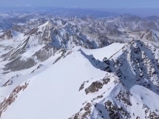 “冷资源”变“热经济” 冰雪经济“热力”升温注活力