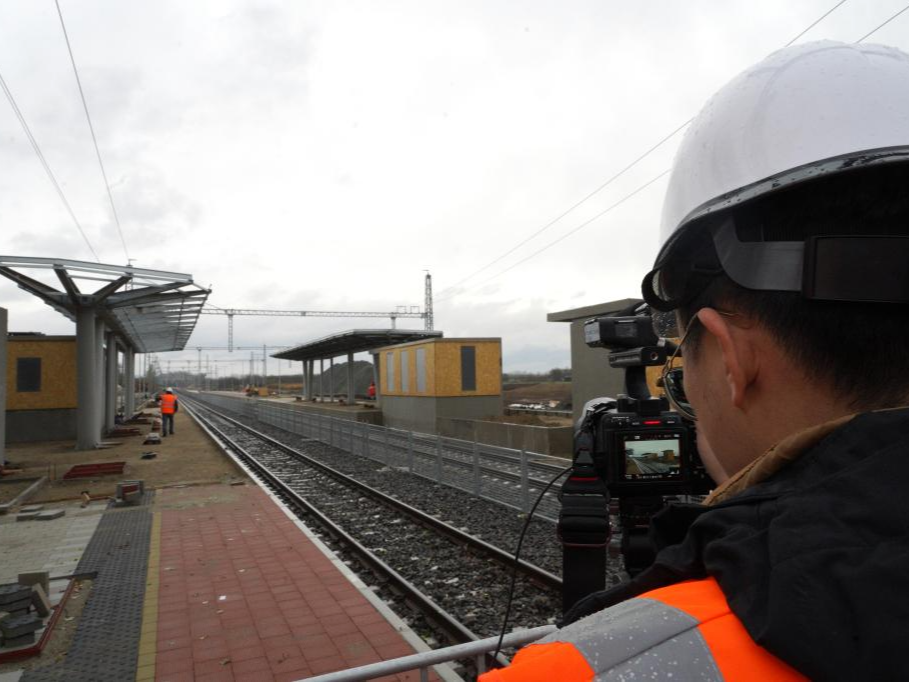 通讯｜铺轨告捷 施工快速推进——探访匈塞铁路匈牙利段施工现场