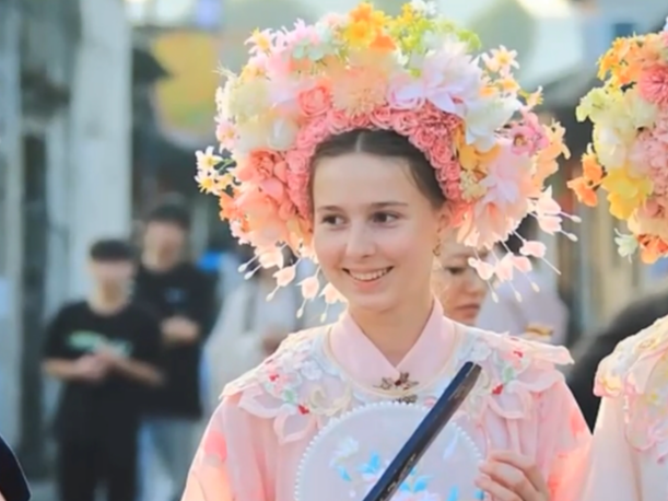 对外开放诚意满满 多国对中国免签政策和便利化措施竖起大拇指